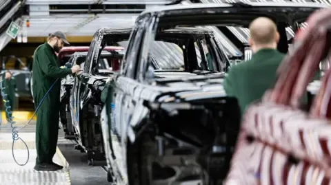 JLR Supply Chain Workers Reportedly Told to Apply for Universal Credit, Union Claims