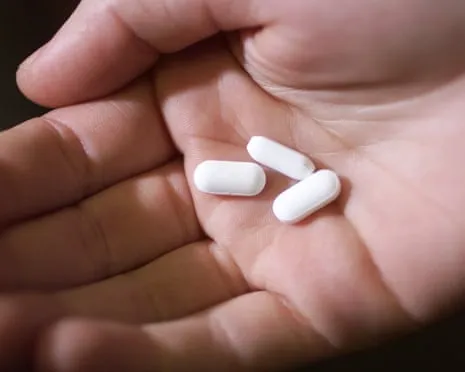 Daily Aspirin Shows Major Benefit in Preventing Bowel Cancer Return, Study Finds