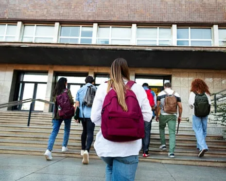 While Teen Boys Move Toward Conservatism, the Emergence of the 'Relaxed Female' Trend Becomes Visible