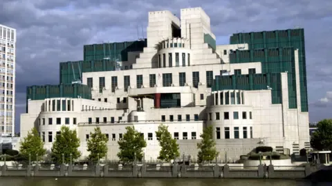 The UK's Secret Intelligence Service Launches Deep Web Portal to Recruit Intelligence Sources in the Russian Federation